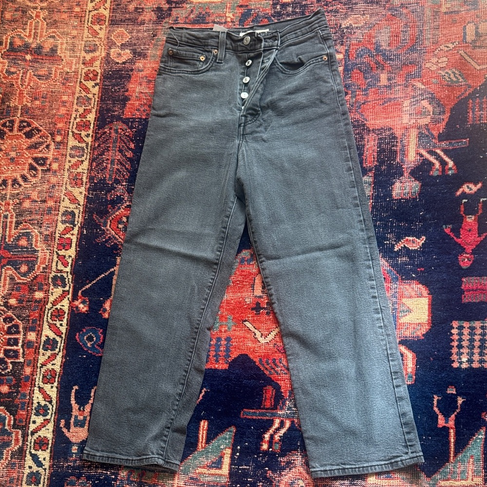 Levi’s faded black/grey Ribcage Straight Ankle jeans, women’s 27